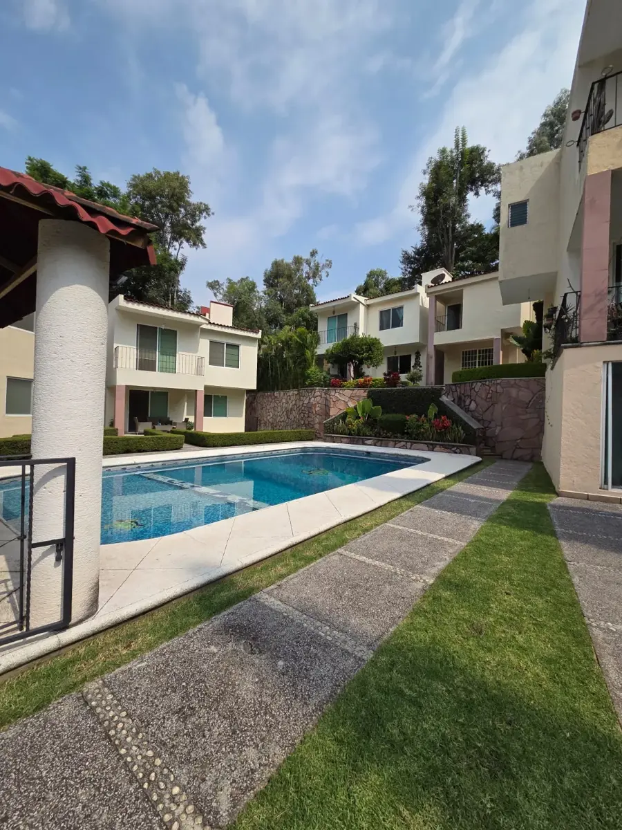 Casa en venta en Rancho Cortes, Cuernavaca — foto 1 de 25