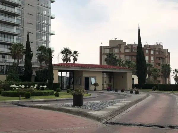 Vendo Amplio Departamento en Paletto 32, Bosque Real.