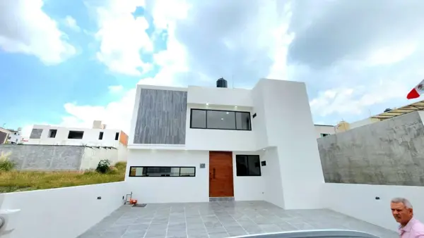 CASA RESIDENCIAL EN MONTAÑA MONARCA 1 CON 4 HABITACIONES | ALTOZANO | $5,297,000