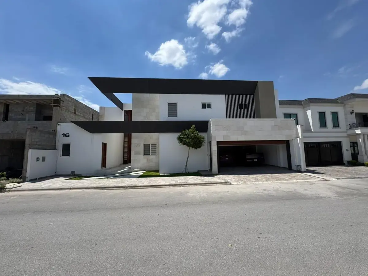 Casa en venta en Hacienda del Rosario, Torreón — foto 1 de 35