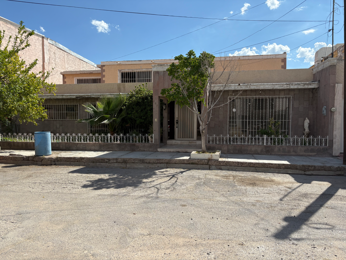 Casa en venta en La Fuente, Torreón — foto 1 de 18