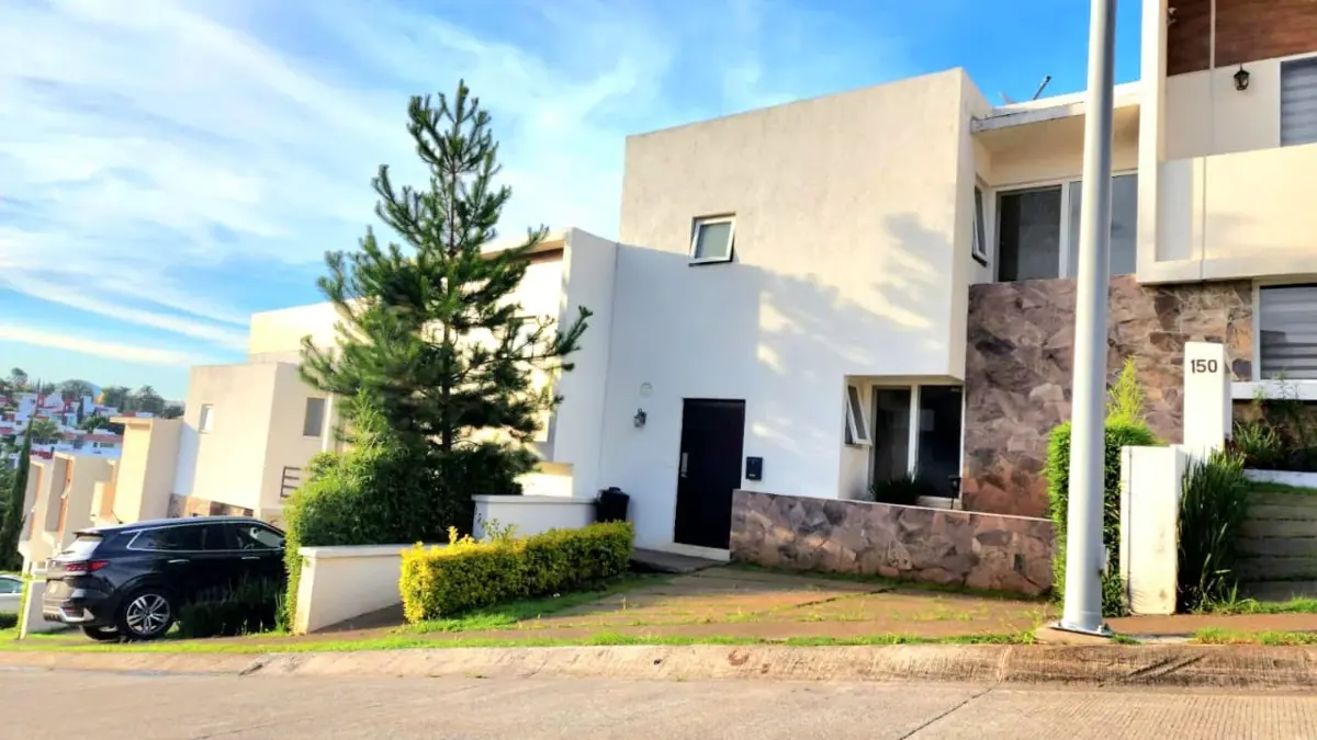 Casa en venta en Bosque Monarca, Morelia — foto 1 de 15
