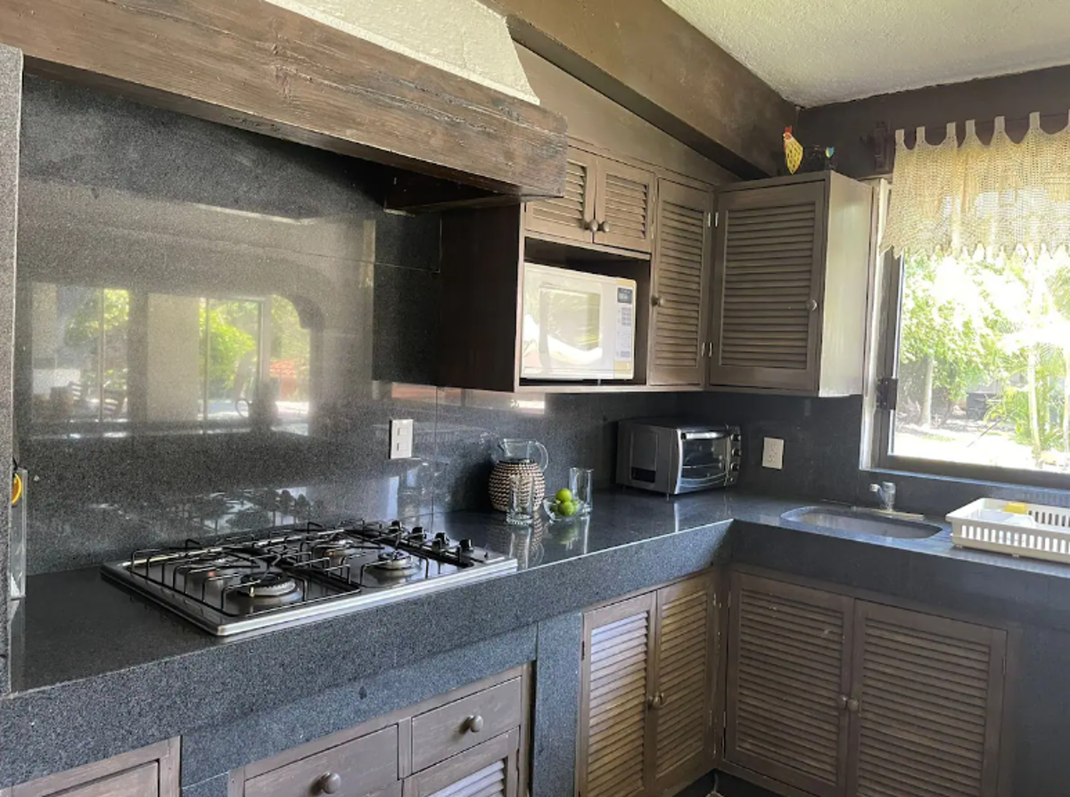 Vista 4 de Casa con Alberca Privada en Venta - Fraccionamiento con Seguridad y Amenidades en Morelos.