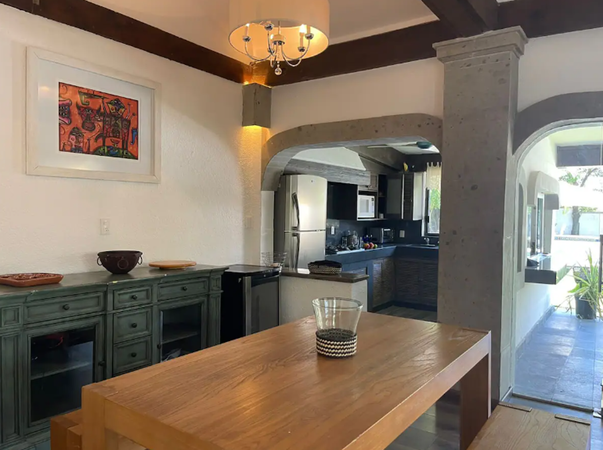 Vista 3 de Casa con Alberca Privada en Venta - Fraccionamiento con Seguridad y Amenidades en Morelos.