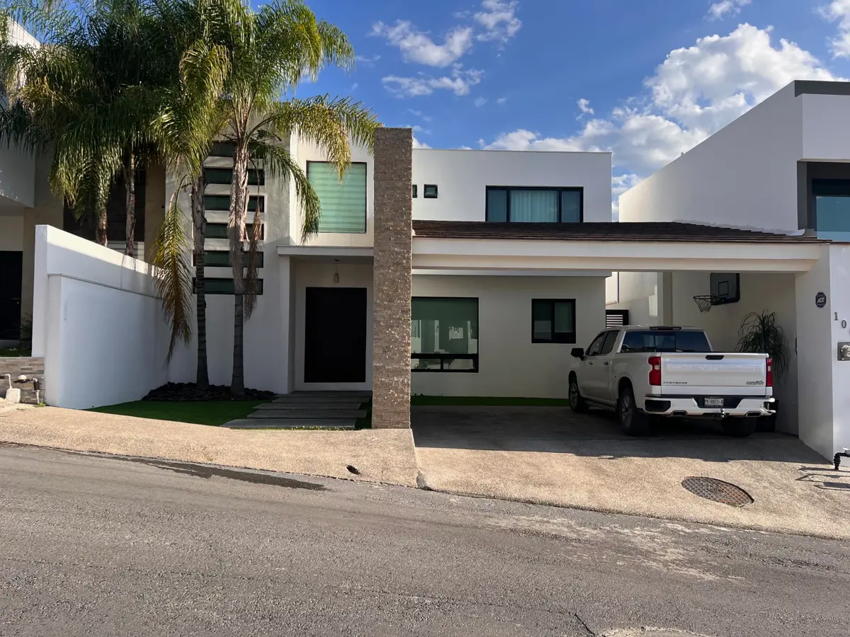 Casa en venta en Los Milagros de Valle Alto, Monterrey — foto 1 de 31