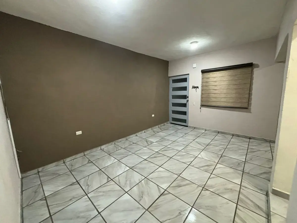 Casa en renta en Esmeralda, Parras — foto 1 de 9