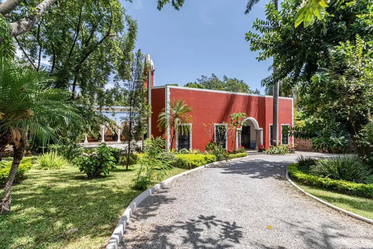 Casa en venta en Manantiales, Cuernavaca — foto 1 de 44