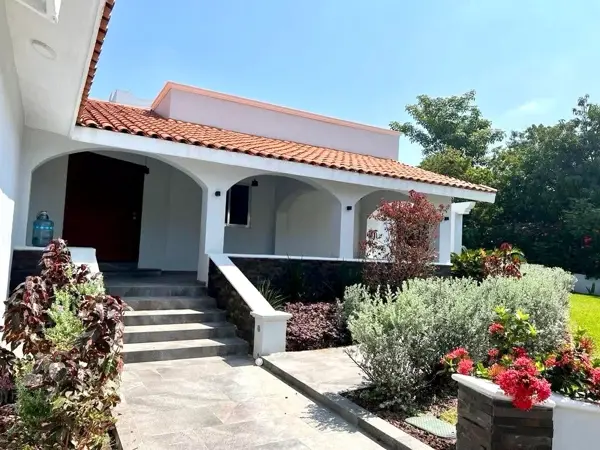 Casa Bugambilias