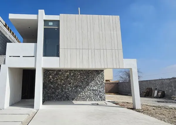 Casa en Venta en Casa de Piedra, Saltillo - Casa 8 — foto 1 de 7