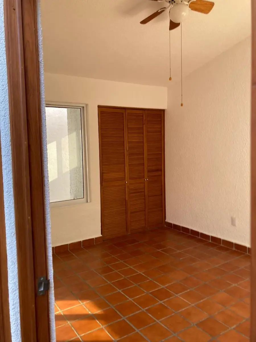 Vista 5 de Casa Remodelada en Venta en Cocoyoc. Amplia Propiedad con Jardín y Piscina privada.