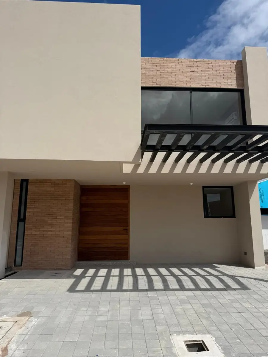 Casa en venta en Residencial Santa Fe, Corregidora — foto 1 de 27
