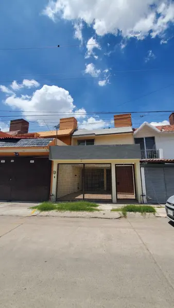 Casa en Real Providencia Solo Se Aceptan Créditos Bancarios y Recursos Propios Como Forma de Pago
