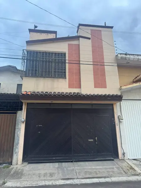 Casa en venta cerca de Ciudad Universitaria en Tres Cruces, Puebla