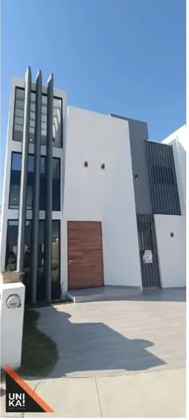 Venta $4,890,000  Casa en el Fraccionamiento Loma Alta, Tres Marías