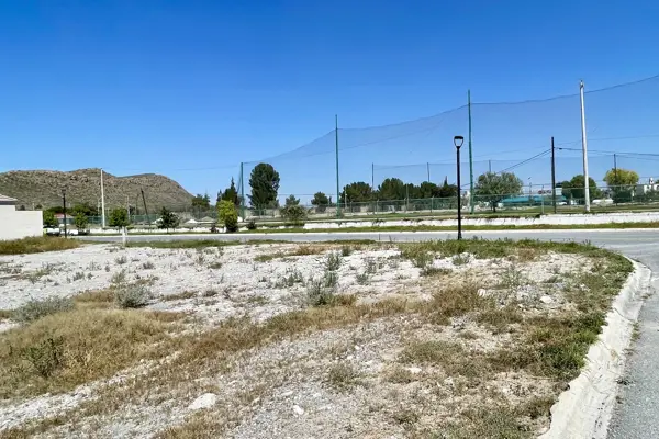 Terreno en venta en Country Club Residencial, Saltillo — foto 2 de 12