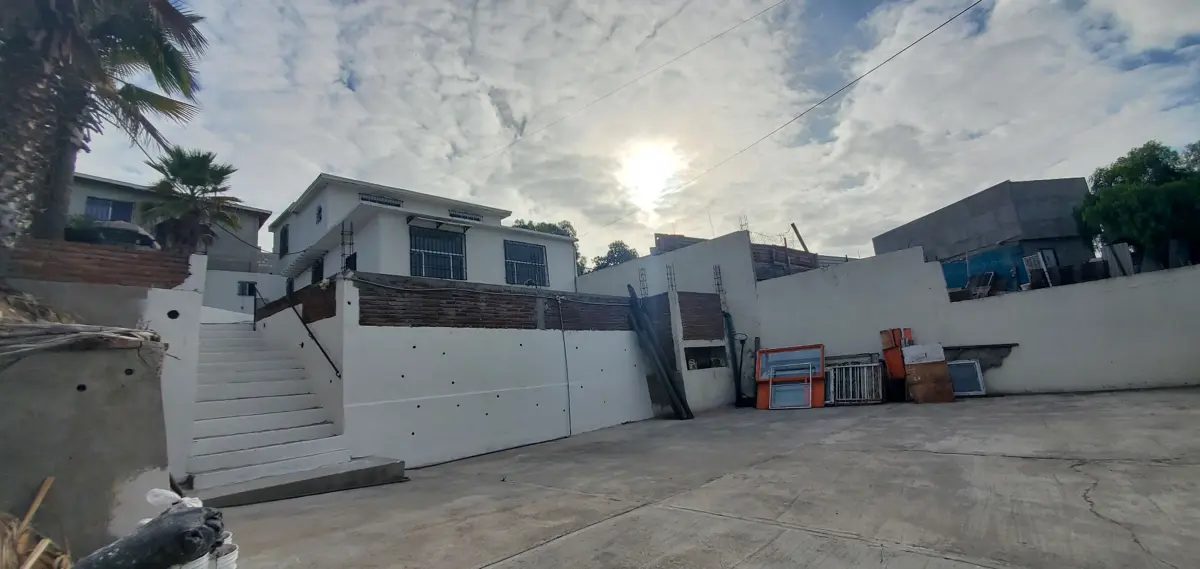 CASA EN RENTA EN COL. CIUDAD JARDIN TIJUANA, 4 RECS Y 2 SALAS, TERRENO AMPLIO 450 MT2 $750 DLLS CASA EN RENTA EN COL. CIUDAD JARDIN TIJUANA, 4 RECS Y 2 SALAS, TERRENO AMPLIO 450 MT2 $750 DLLS