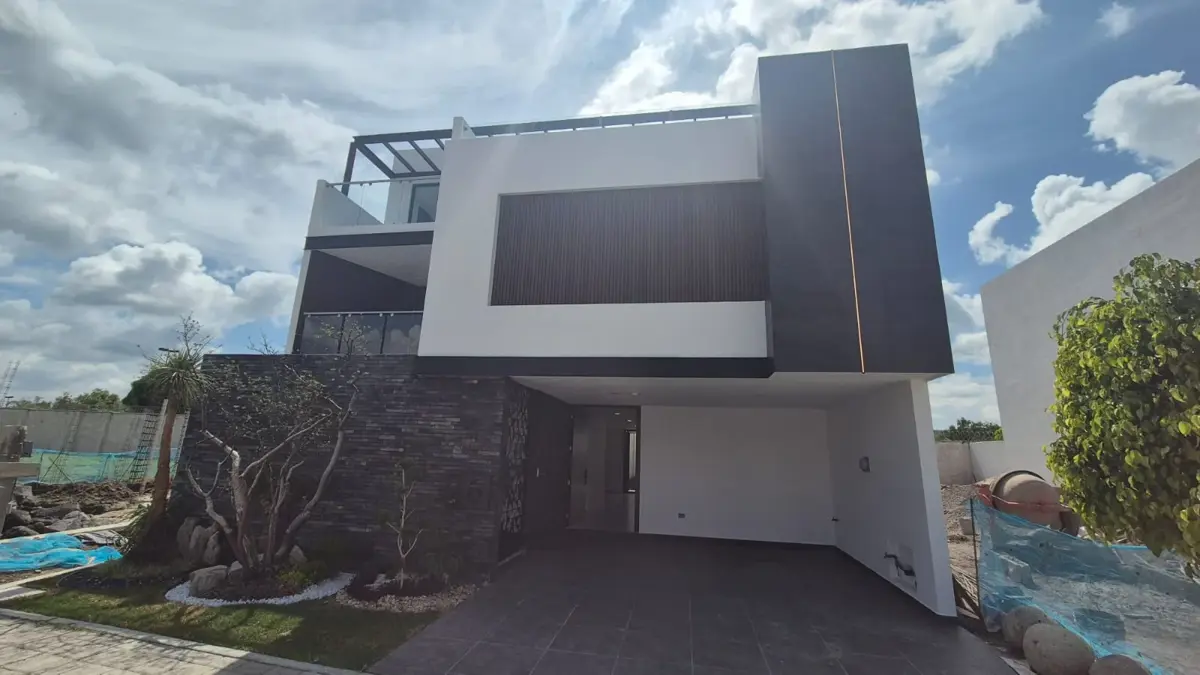 Casa en venta en Lomas de Angelópolis, San Andrés Cholula — foto 1 de 41