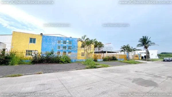 ¡Logística! Venta bodega en Cd. Industrial: 5000m² de Terreno y 810m2. de Bodega y oficinas.