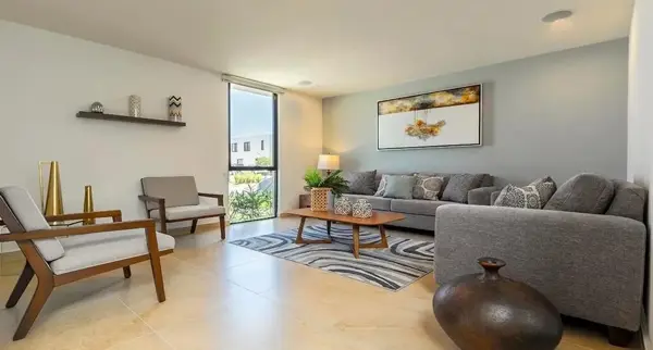 VENTA CASA NUEVA CON JARDIN ALTOS JURIQUILLA  10 AMENIDADES
