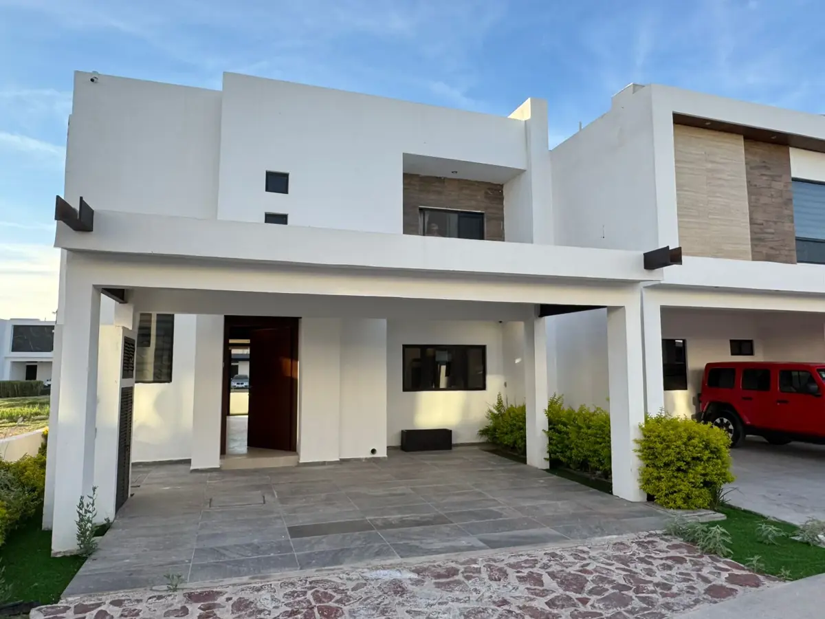 Casa en venta en Altozano la Nueva Laguna Casa en venta en Altozano la Nueva Laguna
