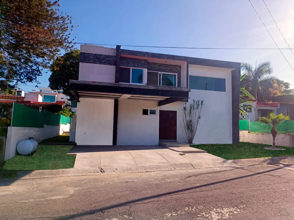 Casa en venta en Lomas de Cocoyoc, Atlatlahucan — foto 1 de 14
