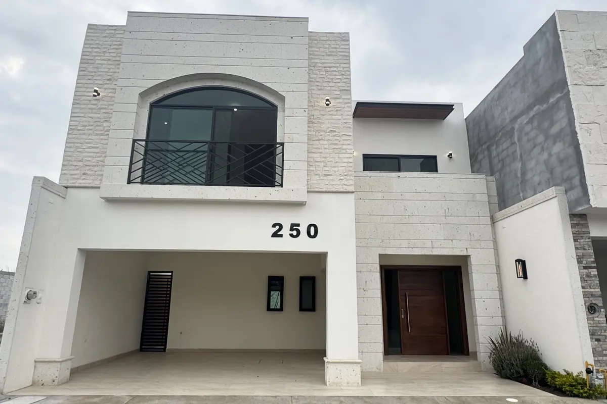 Casa en venta en Rincón de los Encinos, Saltillo — foto 1 de 20