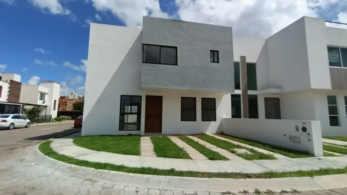 Casa en venta en Bugambilias, San Juan del Río — foto 1 de 22