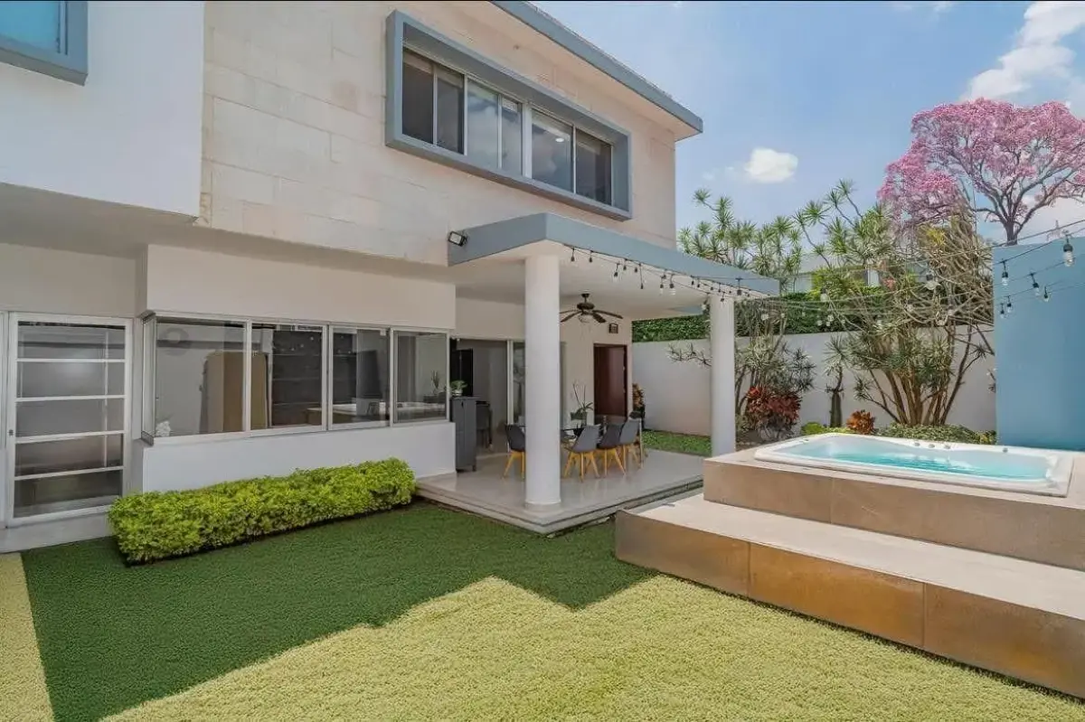 Casa en venta en Rancho Cortes, Cuernavaca — foto 1 de 16