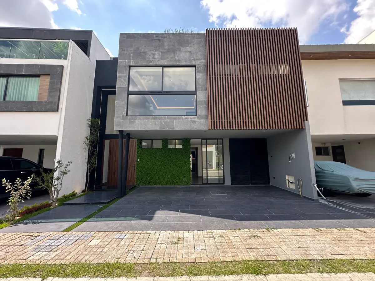 Casa en venta en Lomas de Angelópolis, San Andrés Cholula — foto 1 de 29
