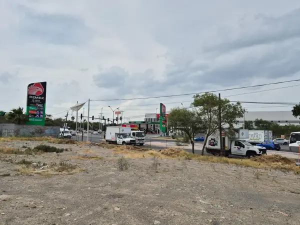 Terreno en Renta – 8,000 m² en Zona de Alto Flujo Vehicular