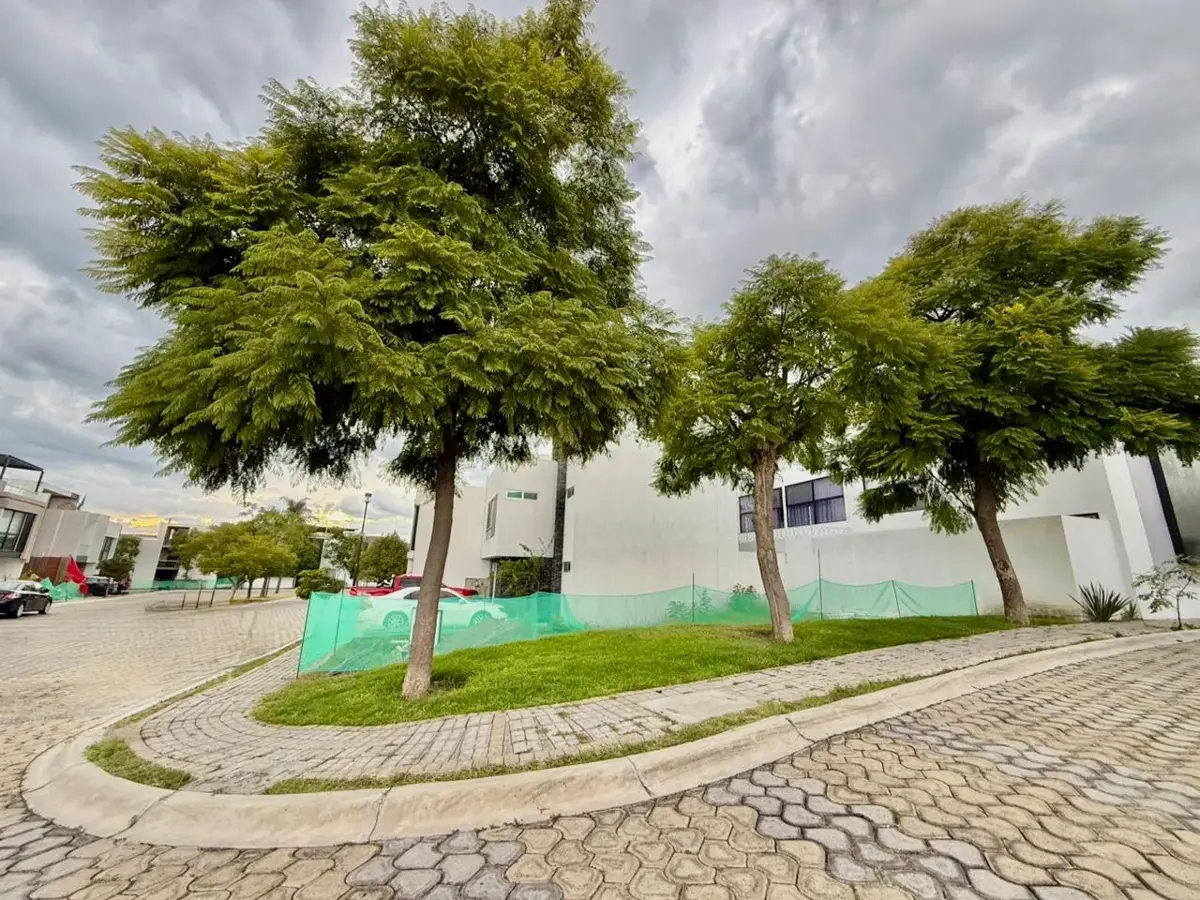 Terreno en venta en Lomas de Angelópolis, San Andrés Cholula — foto 1 de 4