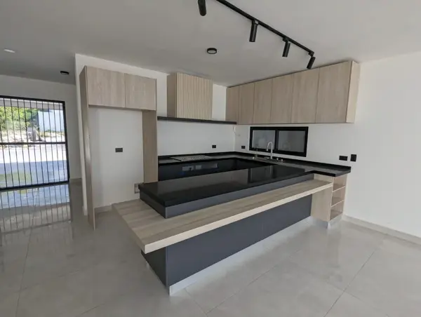 Casa en venta en Santoral, García — foto 3 de 16