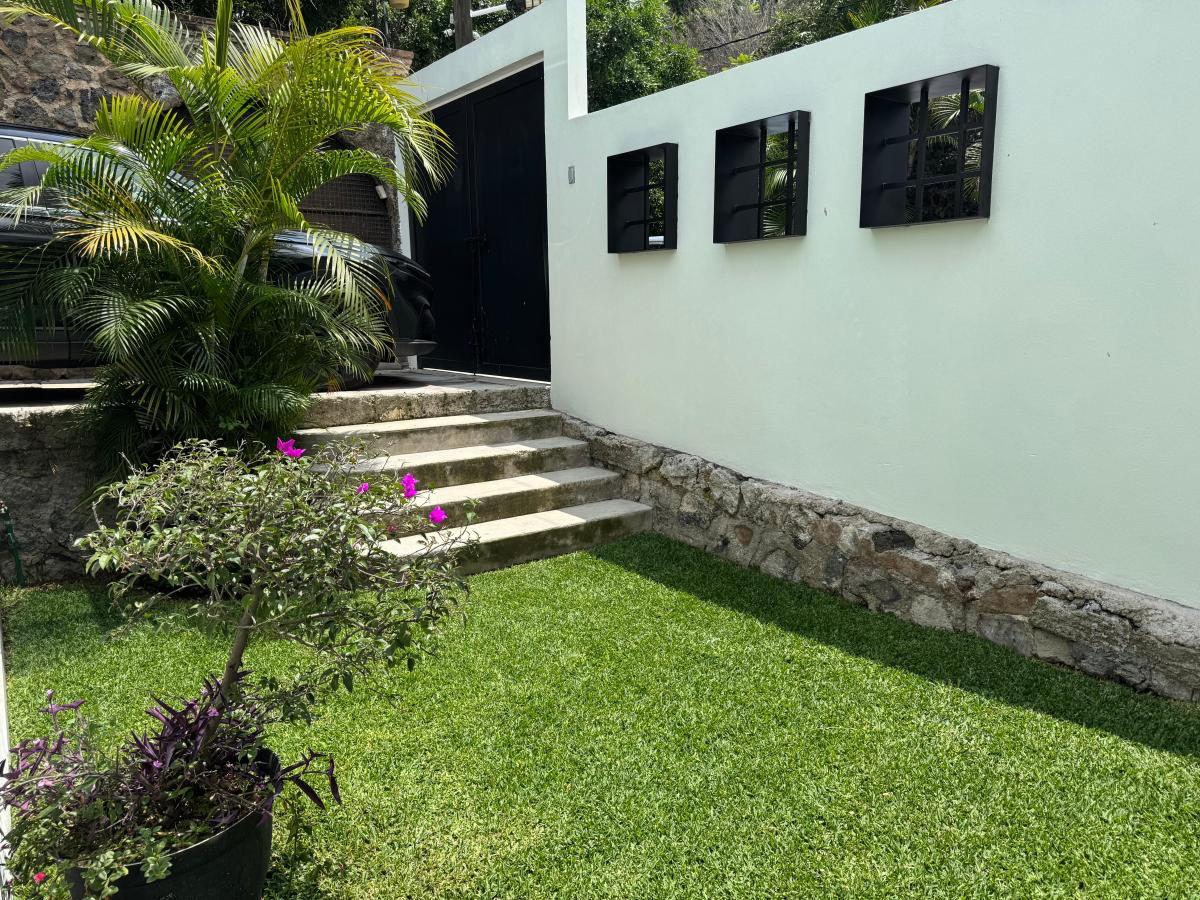 Casa en venta en Rinconada Vista Hermosa, Cuernavaca — foto 1 de 12