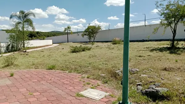 Terreno en venta en Vista Hermosa, San Juan del Río — foto 2 de 3