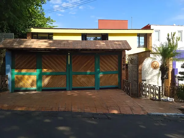 Casa en Venta en Zapopan, Jalisco - Amplia Residencia en Villa Universitaria