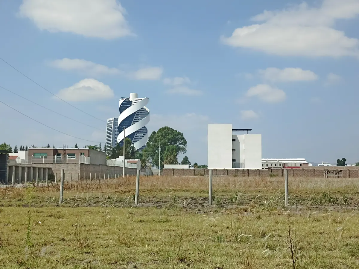 Terreno en venta en San Bernardino Tlaxcalancingo, San Andrés Cholula — foto 1 de 32