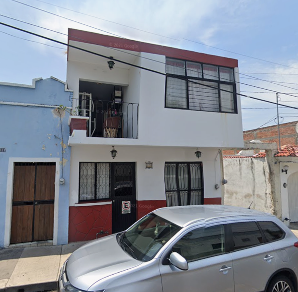 Casa en Venta en Colima Centro con Amplio Espacio y Ubicación Estratégica