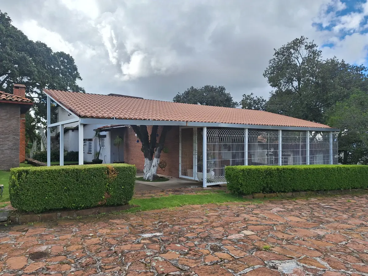 Casa en venta en Amealco de Bonfil Centro, Amealco de Bonfil — foto 1 de 43