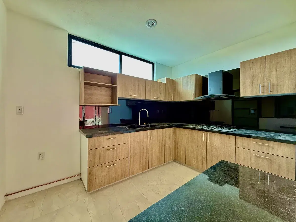 Casa en venta en Lomas de Tzompantle, Cuernavaca — foto 1 de 16