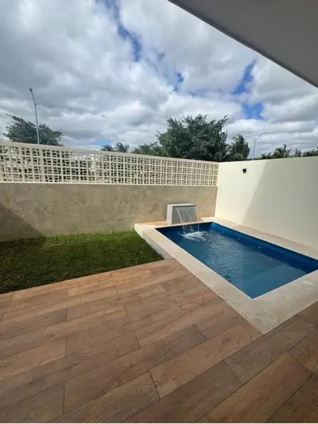 Casa en venta en Residencial Río, Cancún: Amplia y moderna con amenidades exclusivas
