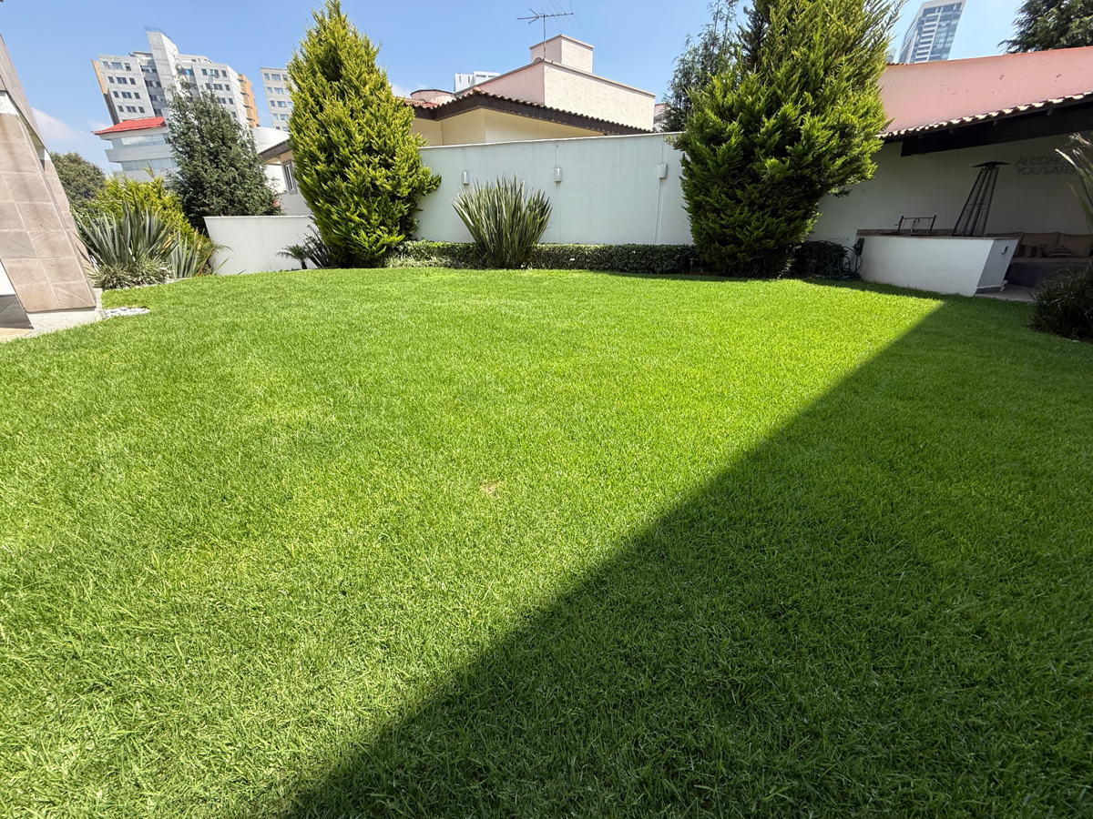 Casa en renta en Lomas Country Club, Huixquilucan — foto 1 de 41