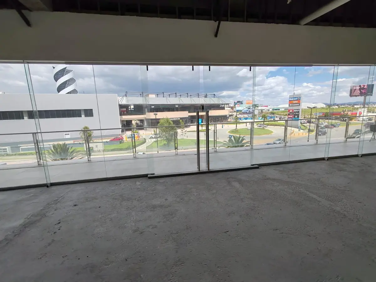 Local en venta en Lomas de Angelópolis, San Andrés Cholula — foto 1 de 24
