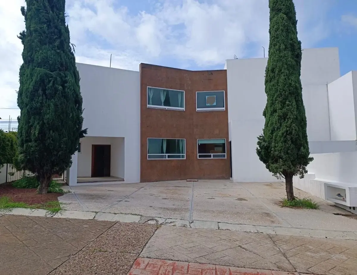 Casa en renta en Los Cipreses, Corregidora — foto 1 de 38