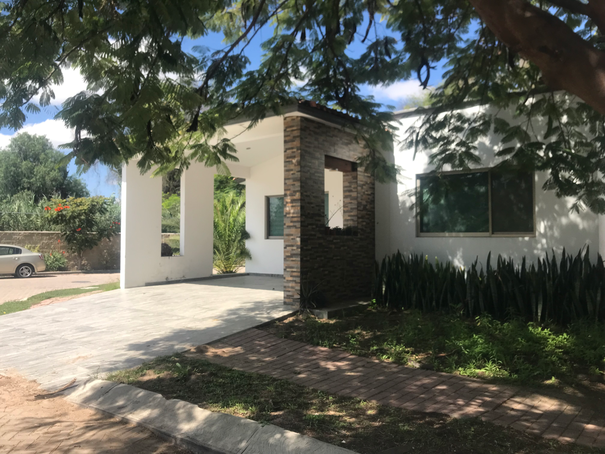 Casa en venta en Bosques de San Juan, San Juan del Río — foto 1 de 15