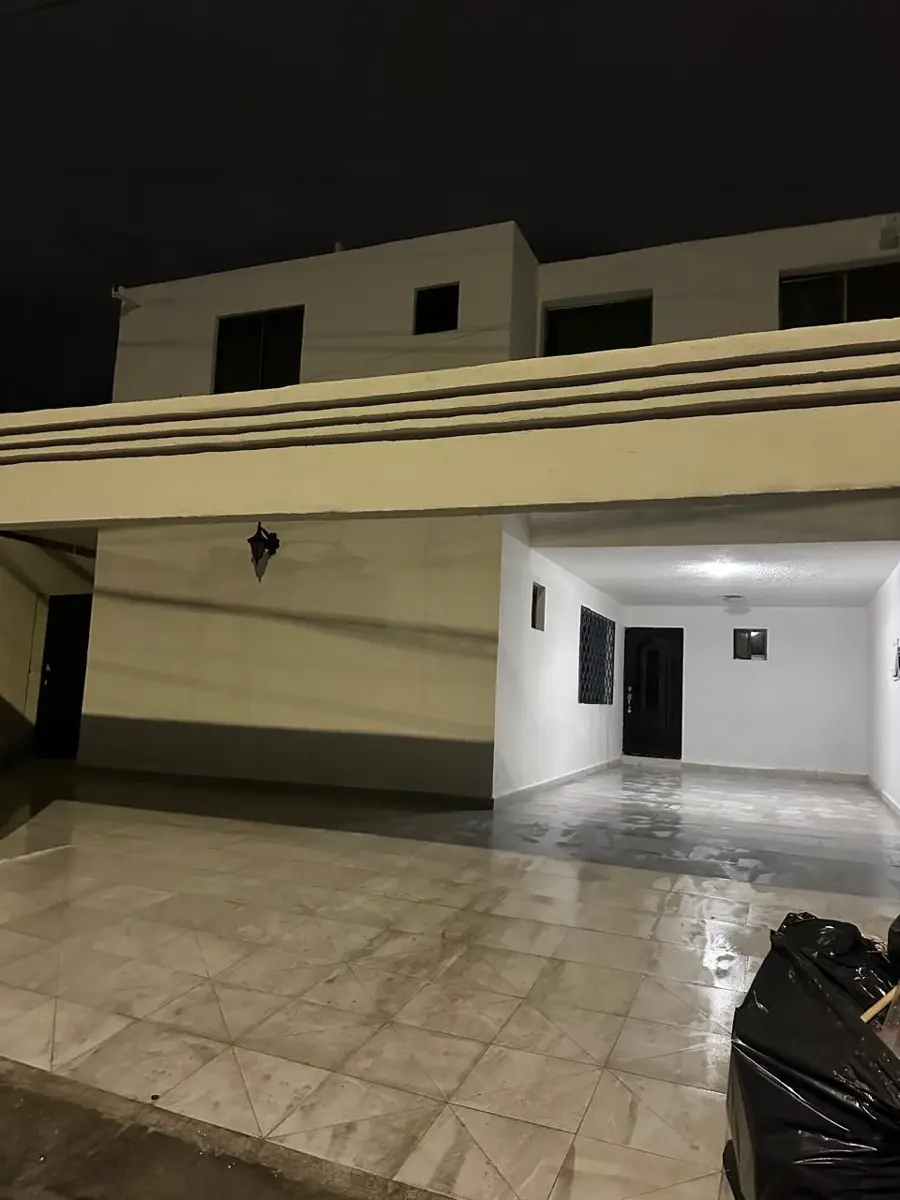 Casa en renta en Del Valle, San Pedro Garza García — foto 1 de 33