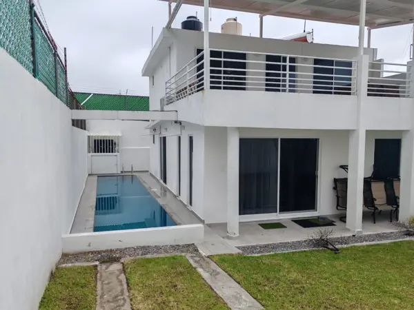 Casa en Venta Recientemente Remodelada en Fraccionamiento Los Tulipanes, Cuernavaca