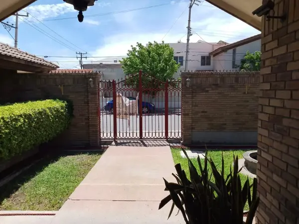 Casa en venta en Latinoamericana, Saltillo — foto 2 de 12