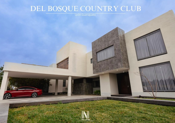 Residencia en El Bosque Country Club con Alberca, Salón de Eventos y 4 Habitaciones