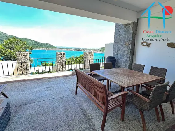 Depa de 2 recámaras y terraza con vista a la bahía de Puerto Marqués