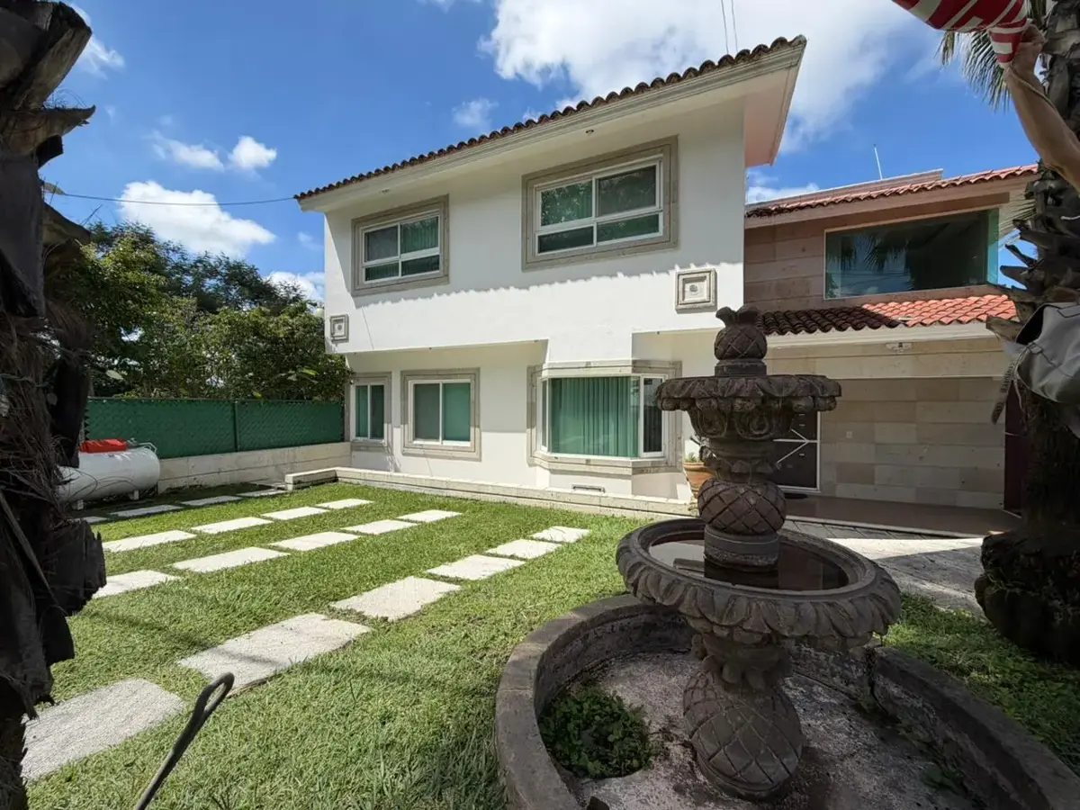 Casa en venta en Lomas de Cocoyoc, Atlatlahucan — foto 1 de 13